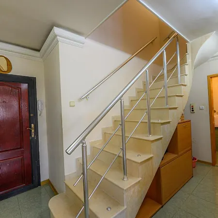 Buda High Steps Sunny - 5min To Beach Burgas Stad